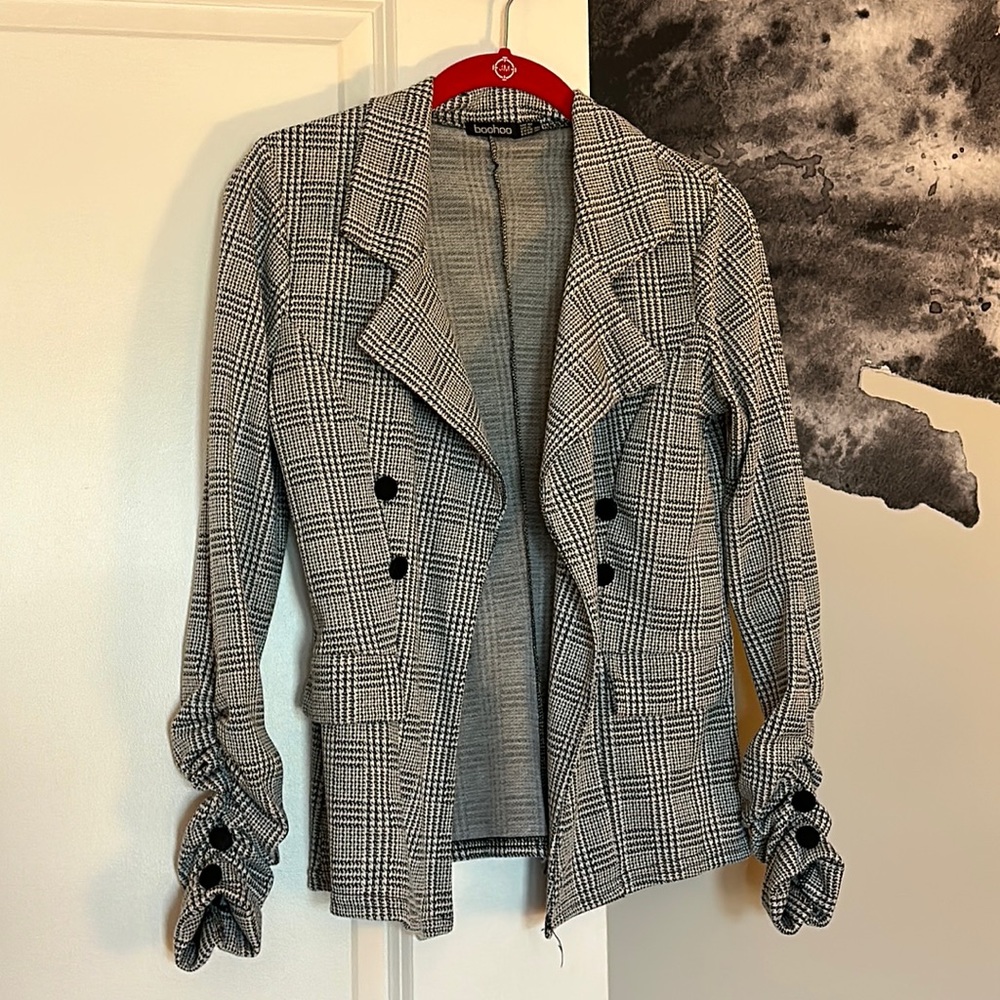 BooHoo Check Button Sleeve Blazer - Size 6